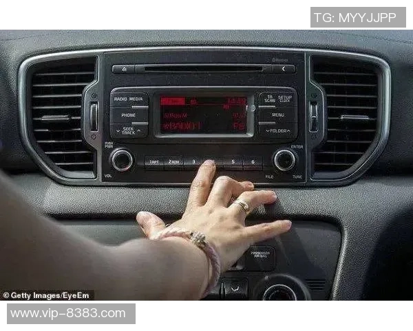 流浪者后卫迪容斯特林因车祸被捕起诉涉违规驾驶引发关注