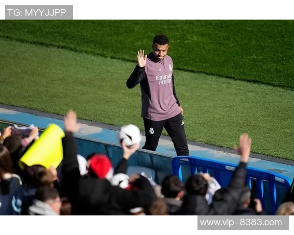 姆巴佩将缺席首发对阵巴萨以替补身份待命引发关注